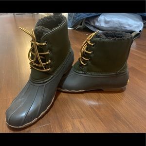 American Eagle Sherpa Duck Boots